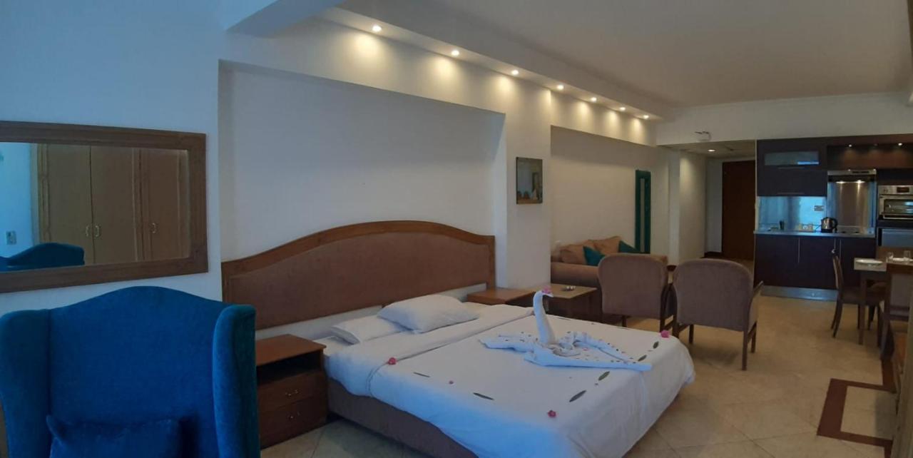 Alia Beach Residence Hurghada Bagian luar foto